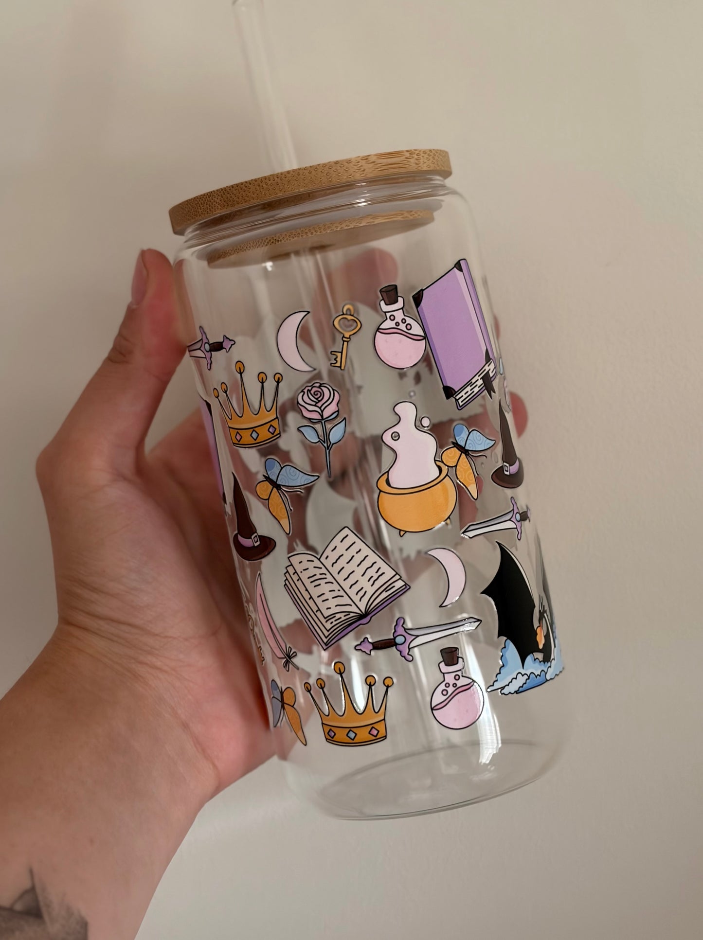 Fantasy glass with bamboo lid and straw
