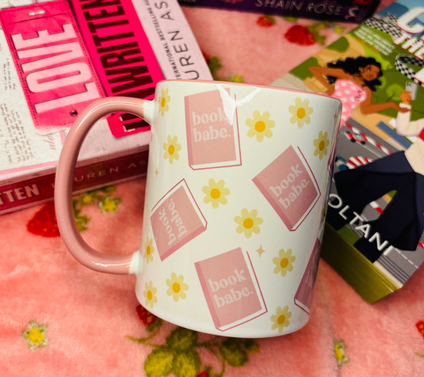 Book Babe pink and white mug