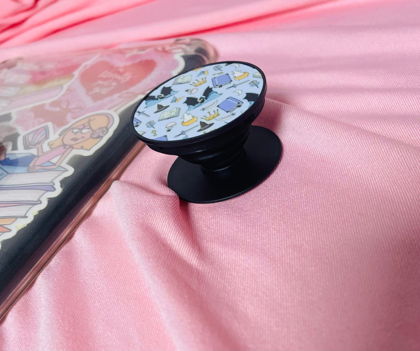 Fantasy theme Kindle Grip